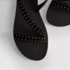 Sandalias de tiras con tachuelas