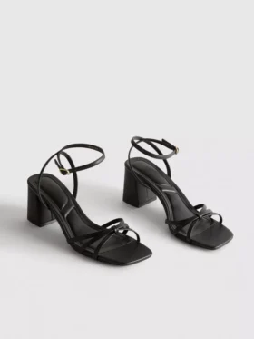 Sandalias de tiras con tacón grueso