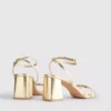 Sandalias de tiras con tacón grueso