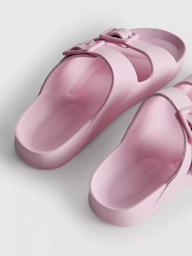 Sandalias de tiras gruesas con doble hebilla