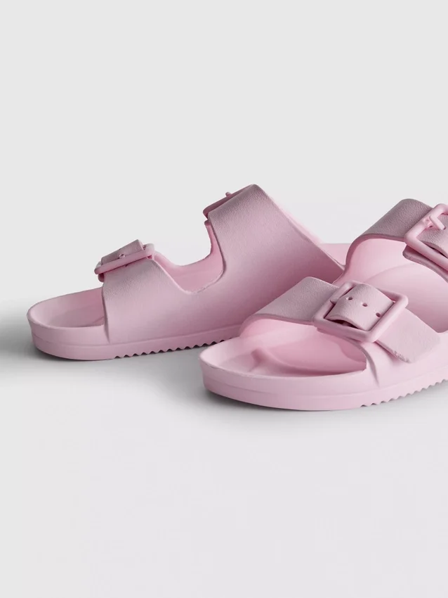 Sandalias de tiras gruesas con doble hebilla