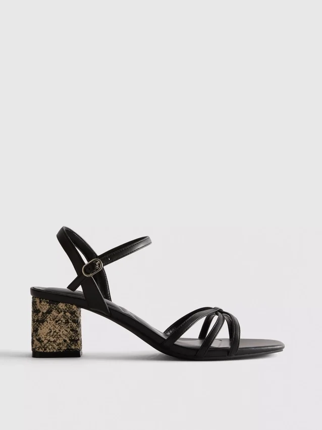 Sandalias de tiras trenzadas con tacón grueso