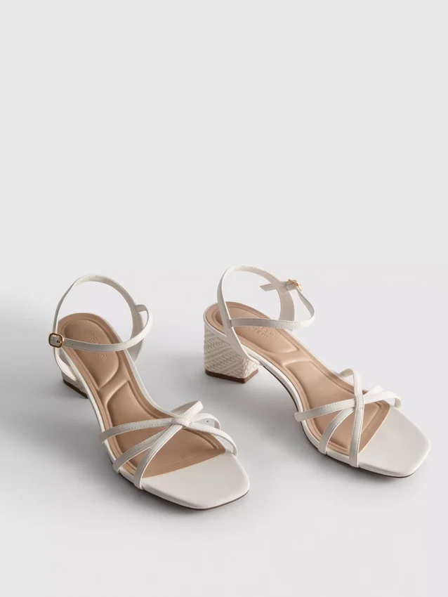 Sandalias de tiras trenzadas con tacón grueso