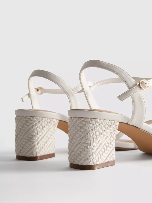 Sandalias de tiras trenzadas con tacón grueso