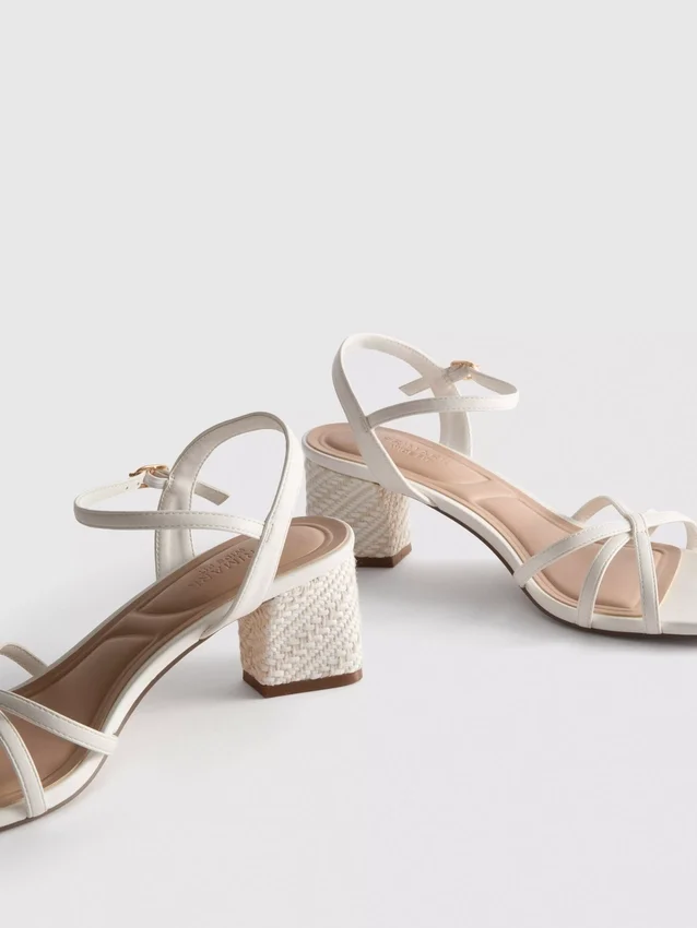 Sandalias de tiras trenzadas con tacón grueso