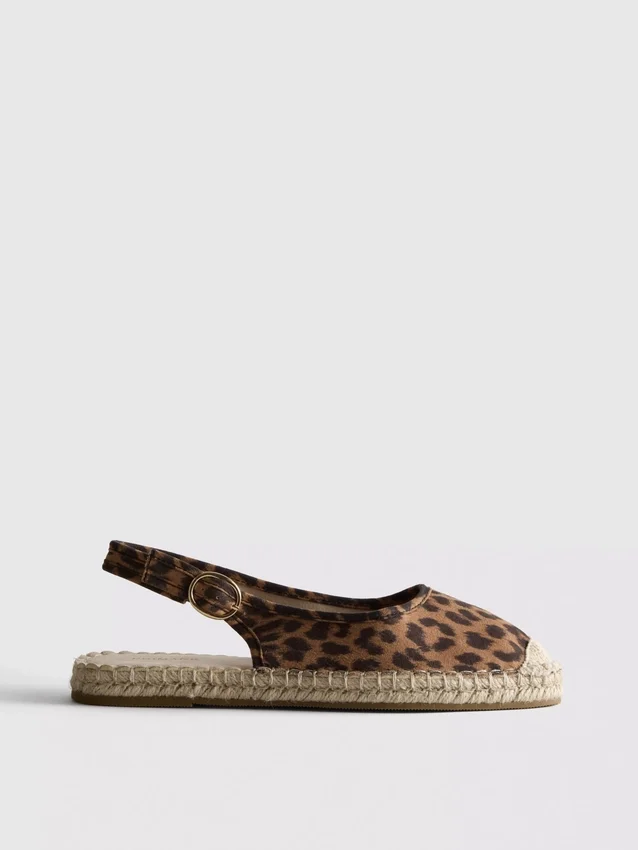 Sandalias tipo alpargatas con talón abierto