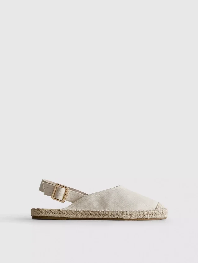 Sandalias tipo alpargatas con talón abierto