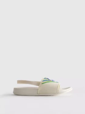 Sandalias tipo chanclas de fútbol