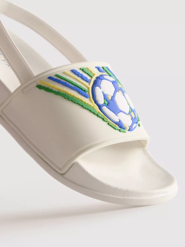 Sandalias tipo chanclas de fútbol