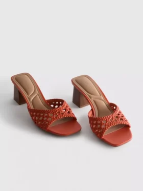 Sandalias tipo mula de tacón grueso y punta cuadrada