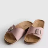 Sandalias tipo mules con correa y hebilla