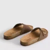 Sandalias tipo mules con correa y hebilla