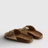 Sandalias tipo mules con correa y hebilla