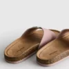 Sandalias tipo mules con correa y hebilla
