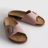 Sandalias tipo mules con correa y hebilla