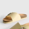 Sandalias tipo mules con correa y hebilla
