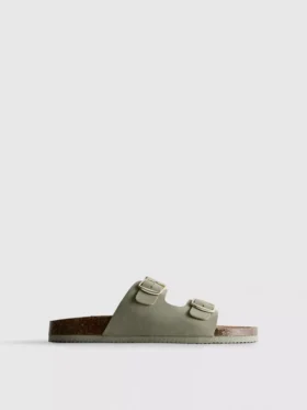 Sandalias tipo mules con doble correa con hebilla
