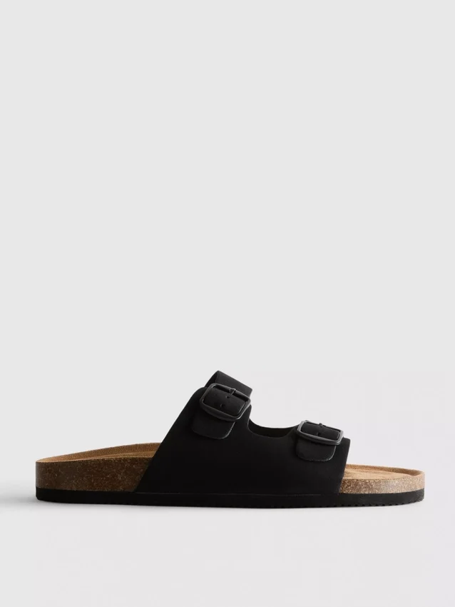 Sandalias tipo mules con doble correa con hebilla