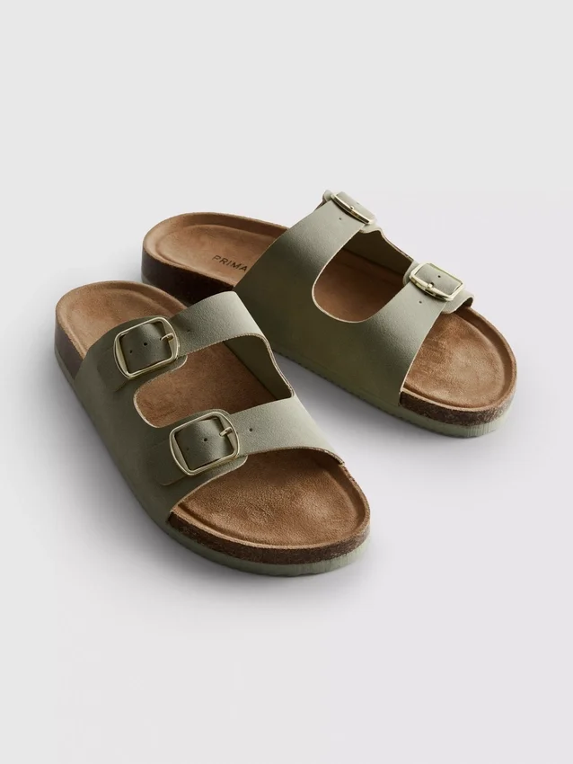 Sandalias tipo mules con doble correa con hebilla