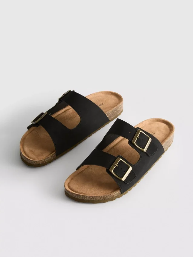 Sandalias tipo mules con doble correa con hebilla