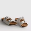 Sandalias tipo mules con doble correa con hebilla