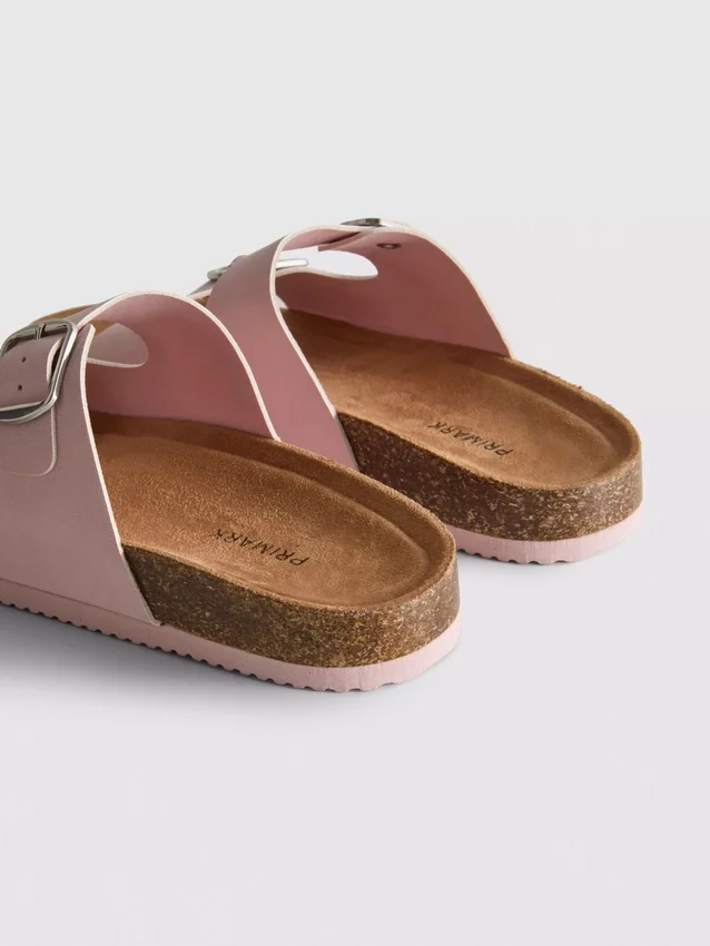 Sandalias tipo mules con doble correa con hebilla