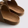Sandalias tipo mules con doble correa con hebilla