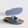 Sandalias tipo mules con doble correa con hebilla