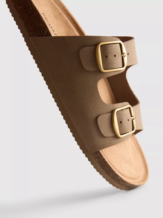 Sandalias tipo mules con doble correa con hebilla