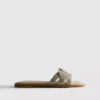 Sandalias tipo mules con pedrería