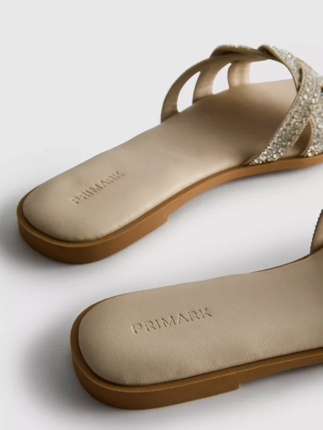 Sandalias tipo mules con pedrería