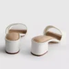 Sandalias tipo mules con tacón grueso y perlas de imitación
