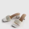 Sandalias tipo mules con tacón grueso y perlas de imitación