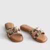 Sandalias tipo mules con tiras cruzadas