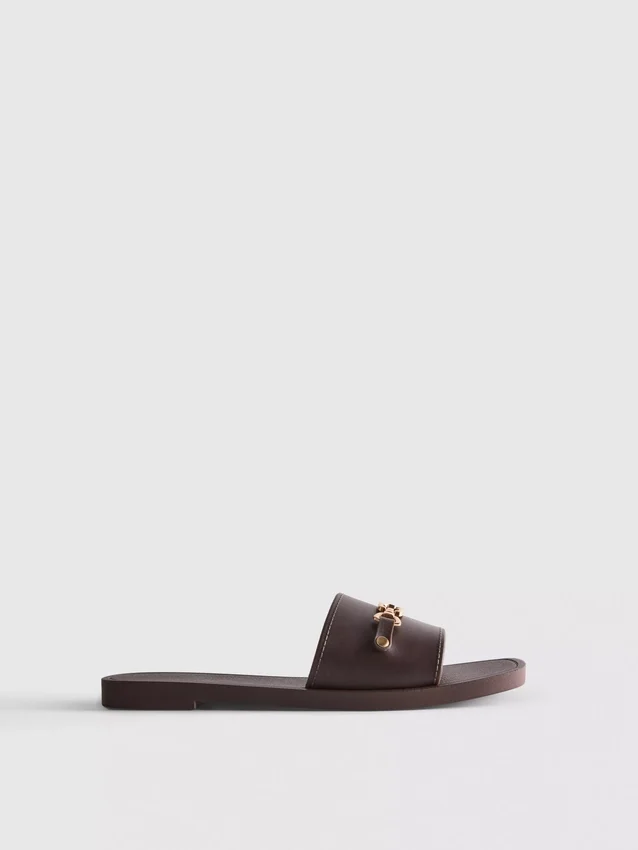 Sandalias tipo «snaffle» de imitación de cuero