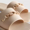 Sandalias tipo «snaffle» de imitación de cuero