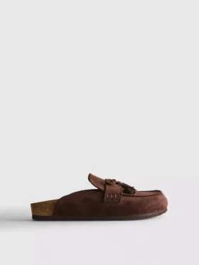 Sandalias tipo zueco con borlas de imitación de gamuza