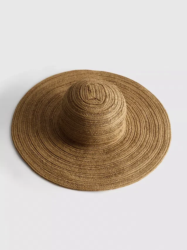 Sombrero de ala ancha para el sol