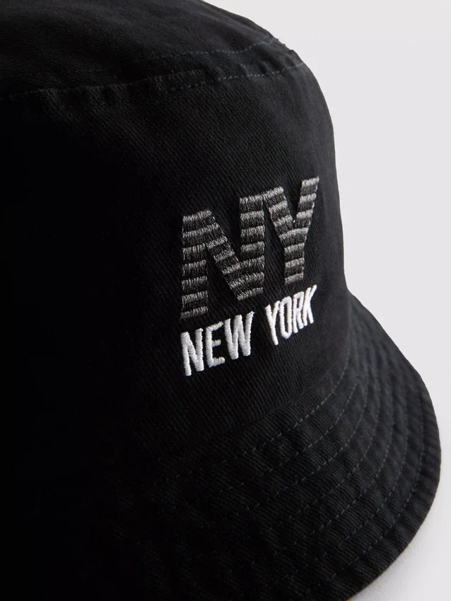 Sombrero de pescador con el logotipo de Nueva York