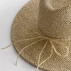 Sombrero de playa con ribete de paja