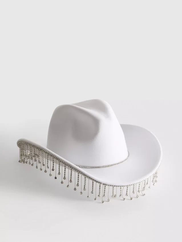 Sombrero de vaquero con flecos