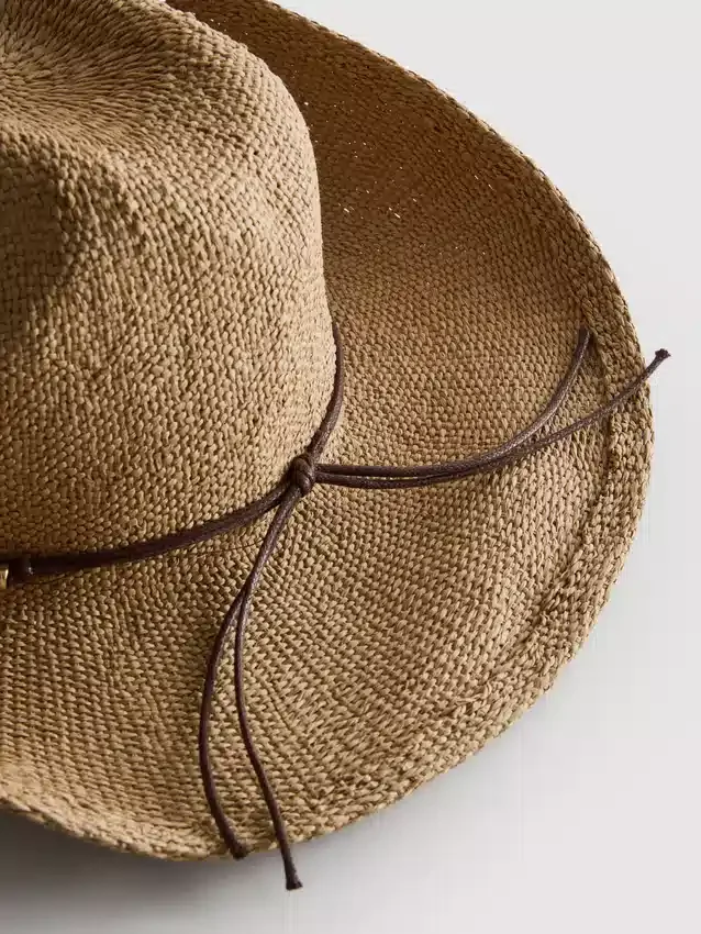 Sombrero de vaquero de paja con ribete