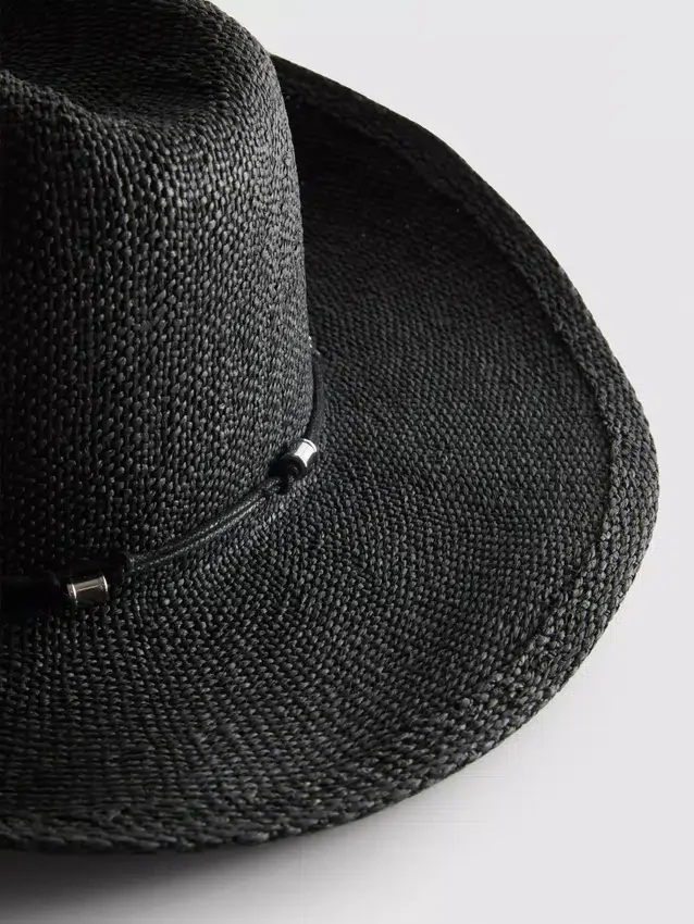 Sombrero de vaquero de paja con ribete