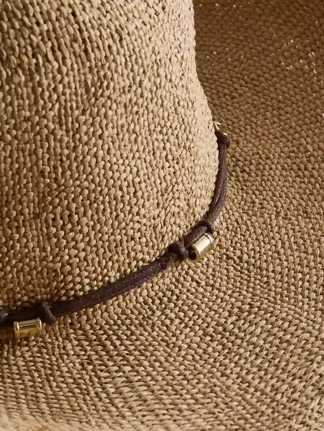 Sombrero de vaquero de paja con ribete