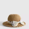 Sombrero tejido con borde festoneado