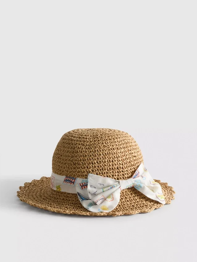 Sombrero tejido con borde festoneado