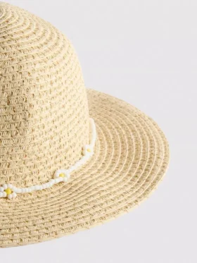 Sombrero tejido con cuentas