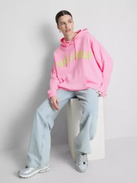 Sudadera con capucha de alto contenido de algodón y estampado universitario