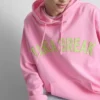 Sudadera con capucha de alto contenido de algodón y estampado universitario
