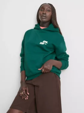 Sudadera con capucha de estilo deportivo y holgado